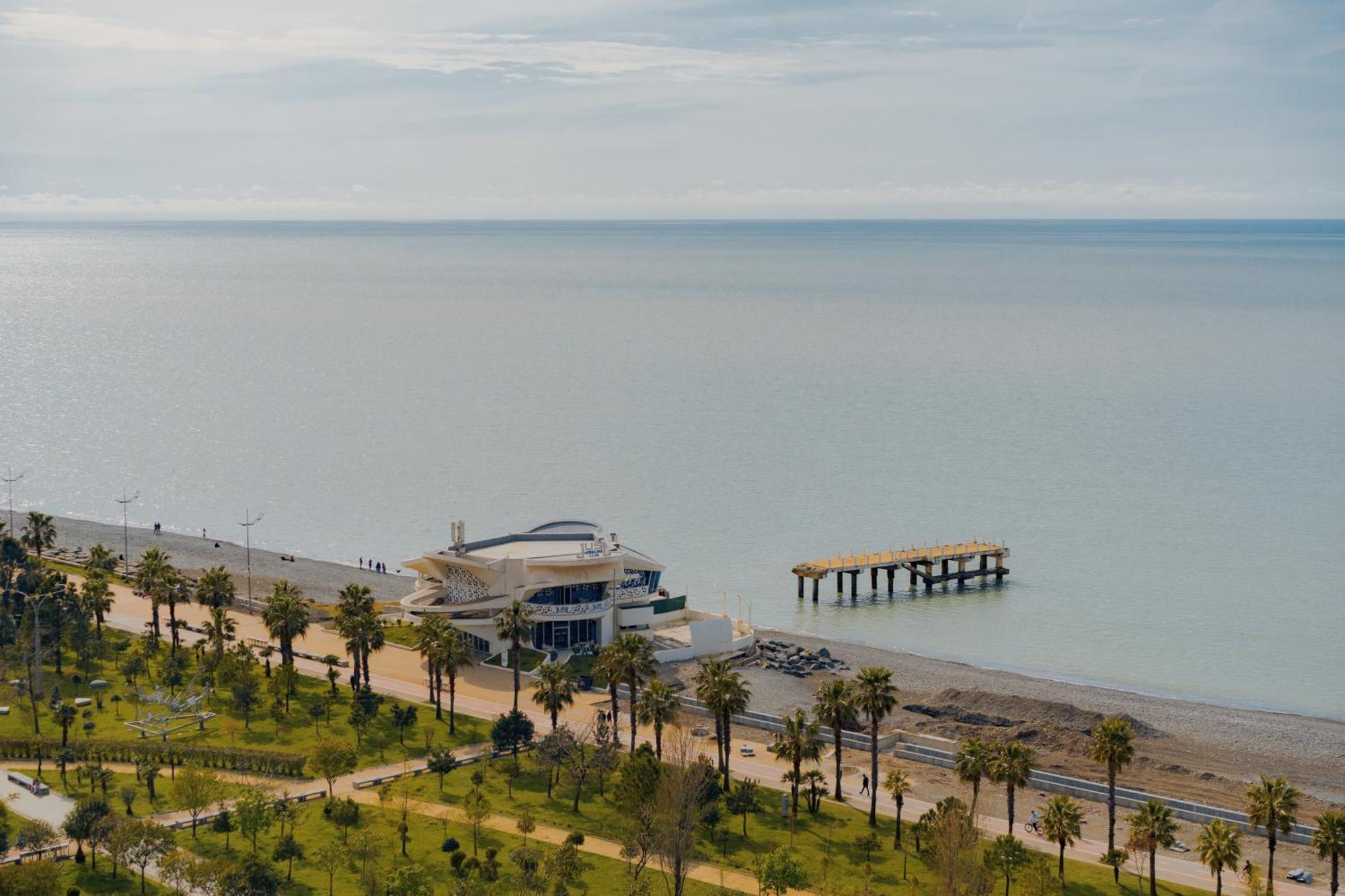 Batumi Beach Friends4Friends Δωμάτιο φωτογραφία